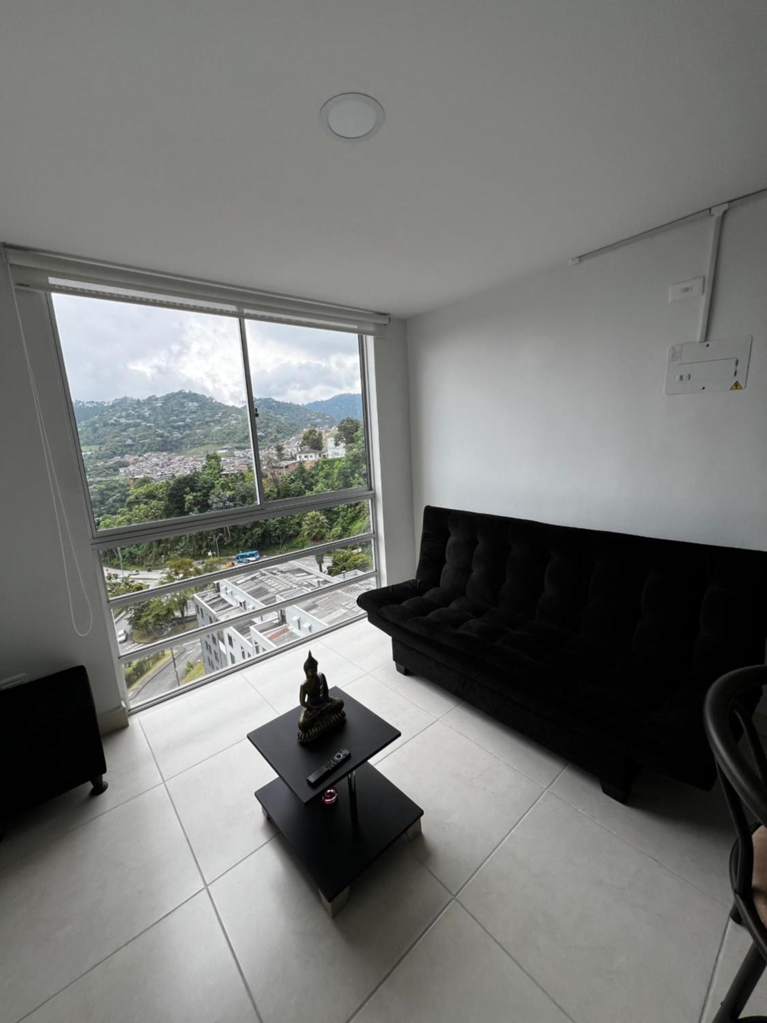 Central, Moderno Y Acogedor Apartment